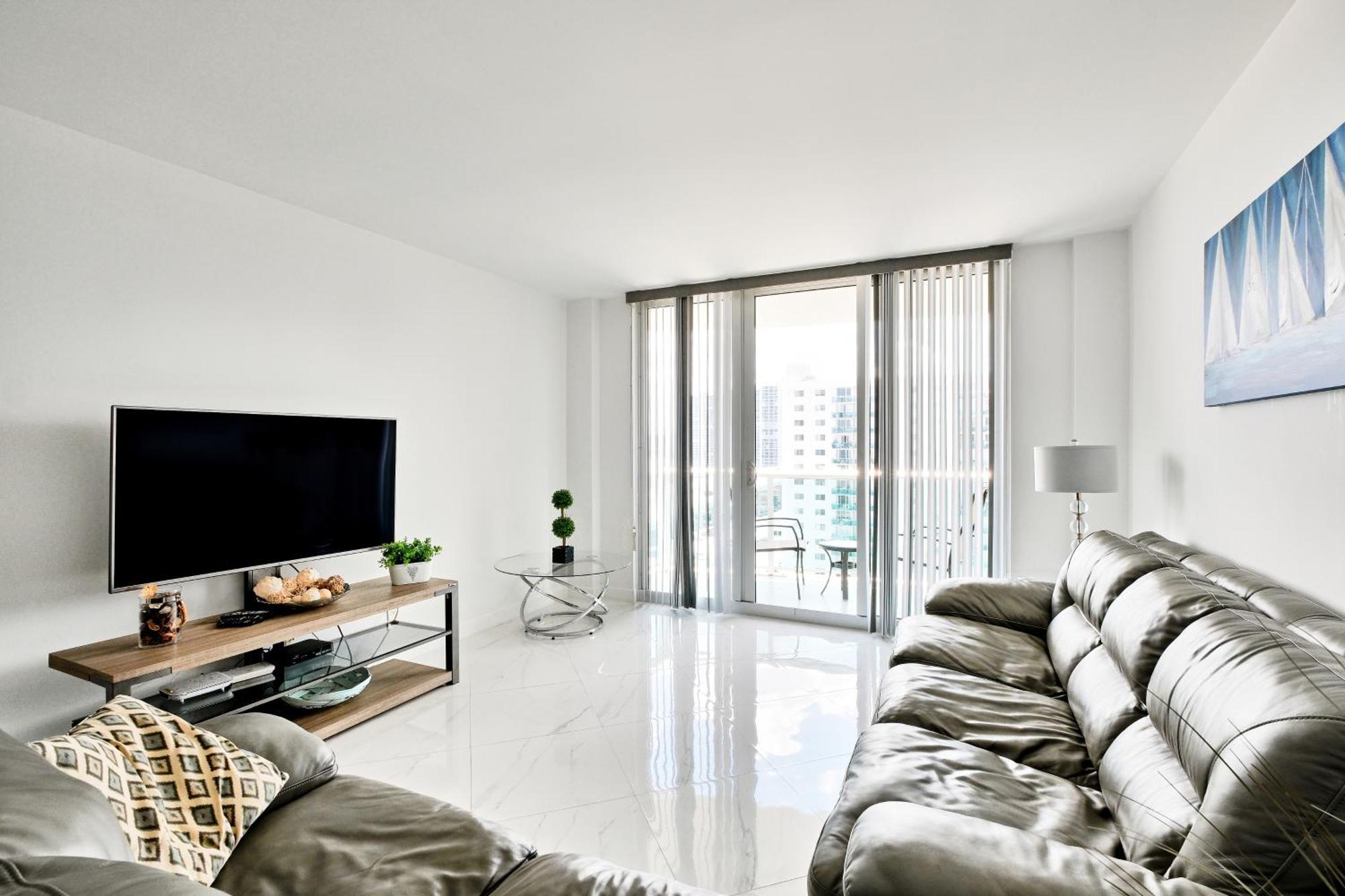 Miami Beach Collins Ave Apartments Free Parking Sunny Isles Beach Room photo